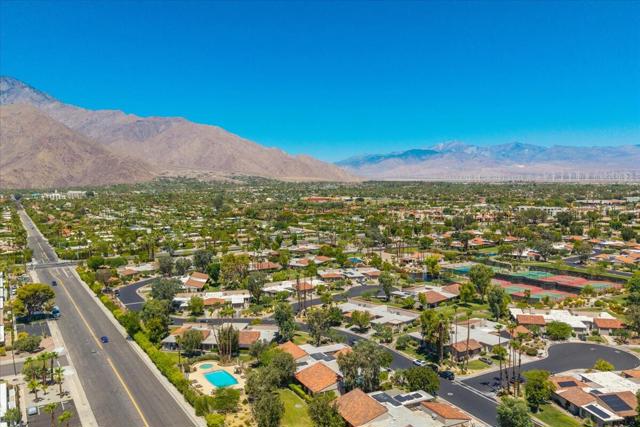 1901 Paseo Pelota, Palm Springs CA: https://media.crmls.org/mediaz/66058294-bf97-4d21-8637-c09c96f93117.jpg