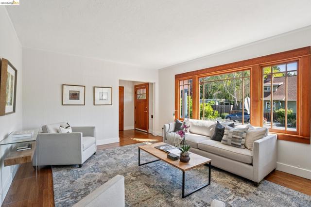 Image 4 of 29 For 2520 Mcgee Ave