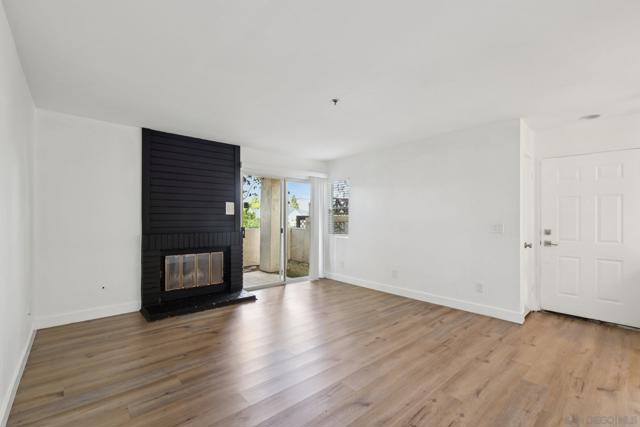 2077 Lakeridge Circle, Chula Vista CA: https://media.crmls.org/mediaz/66067862-e232-4271-b035-afa92e05f49e.jpg