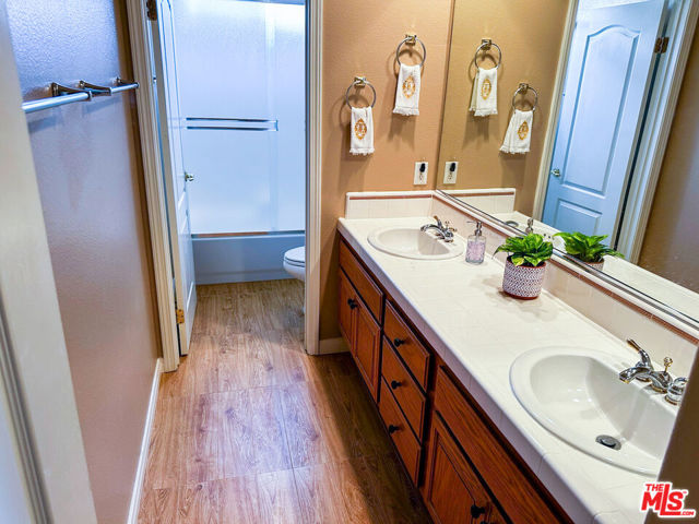 Image 24 of 36 For 5338 Via Dolores