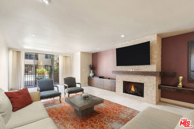 8455 Fountain Avenue, West Hollywood CA: https://media.crmls.org/mediaz/6606b86a-27b5-496d-95db-d900bc63e20f.jpg