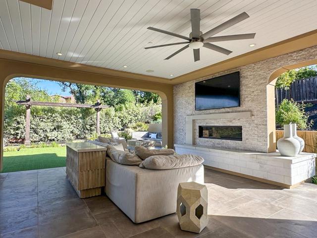 160 Prospect Avenue, Los Gatos CA: https://media.crmls.org/mediaz/6606bb8f-0a6a-4759-834c-9a2913965262.jpg