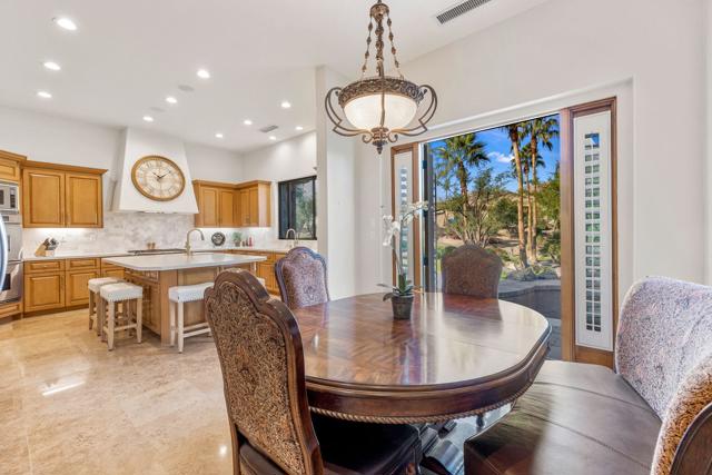 57895 Stone Creek E Trail, La Quinta CA: https://media.crmls.org/mediaz/6606ddf6-d3bd-4bd2-924e-02444be43d1c.jpg