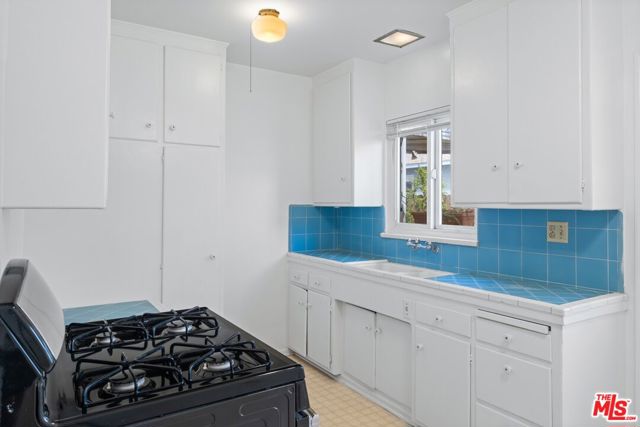 9620 Braddock Drive, Culver City CA: https://media.crmls.org/mediaz/66076b67-ef86-476d-825b-a99492fac4af.jpg