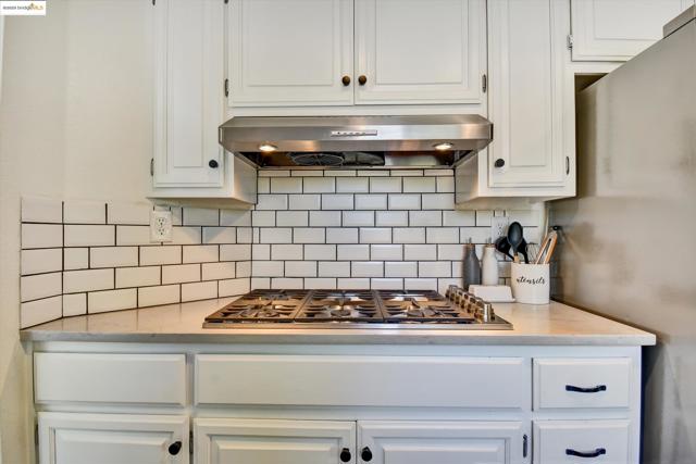 2944 Von Doolen Court, Pinole CA: https://media.crmls.org/mediaz/6607a400-2181-4beb-a501-da70832f9b0e.jpg