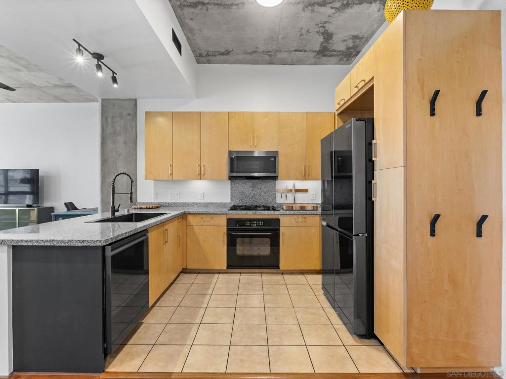 527 10th - photo 7