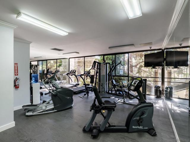 2500 Torrey Pines Rd, La Jolla CA: https://media.crmls.org/mediaz/66080446-b92f-4c01-aaff-446f82bb07c9.jpg