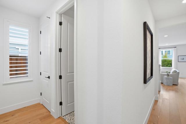 275 Skyview Drive, Marina CA: https://media.crmls.org/mediaz/66081ec2-e7e8-4589-a214-29d3880a8850.jpg