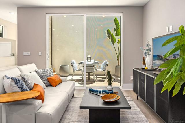 3979 Shasta St, San Diego CA: https://media.crmls.org/mediaz/6608a236-6dec-416c-b197-e58de9ae87b2.jpg