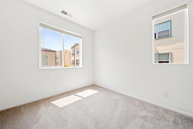 5212 Beachfront, San Diego CA: https://media.crmls.org/mediaz/6608cebd-61f9-4e76-925e-7e0f94ca1e65.jpg