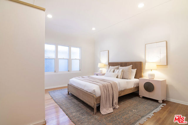 110 S Fuller Avenue, Los Angeles CA: https://media.crmls.org/mediaz/660a6eff-fed5-4603-ae52-1cb1ff2af045.jpg