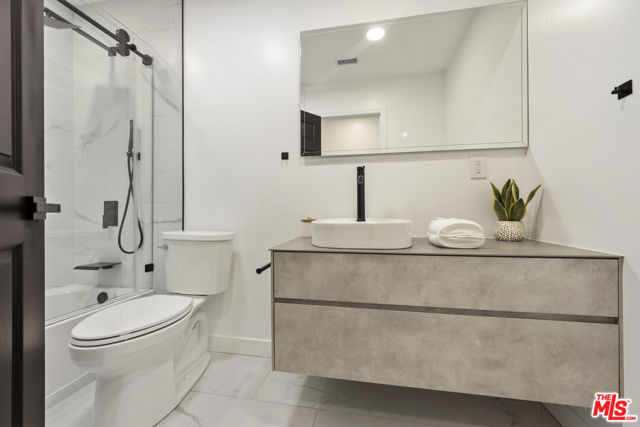 Image 41 of 70 For 19203 Galway Avenue