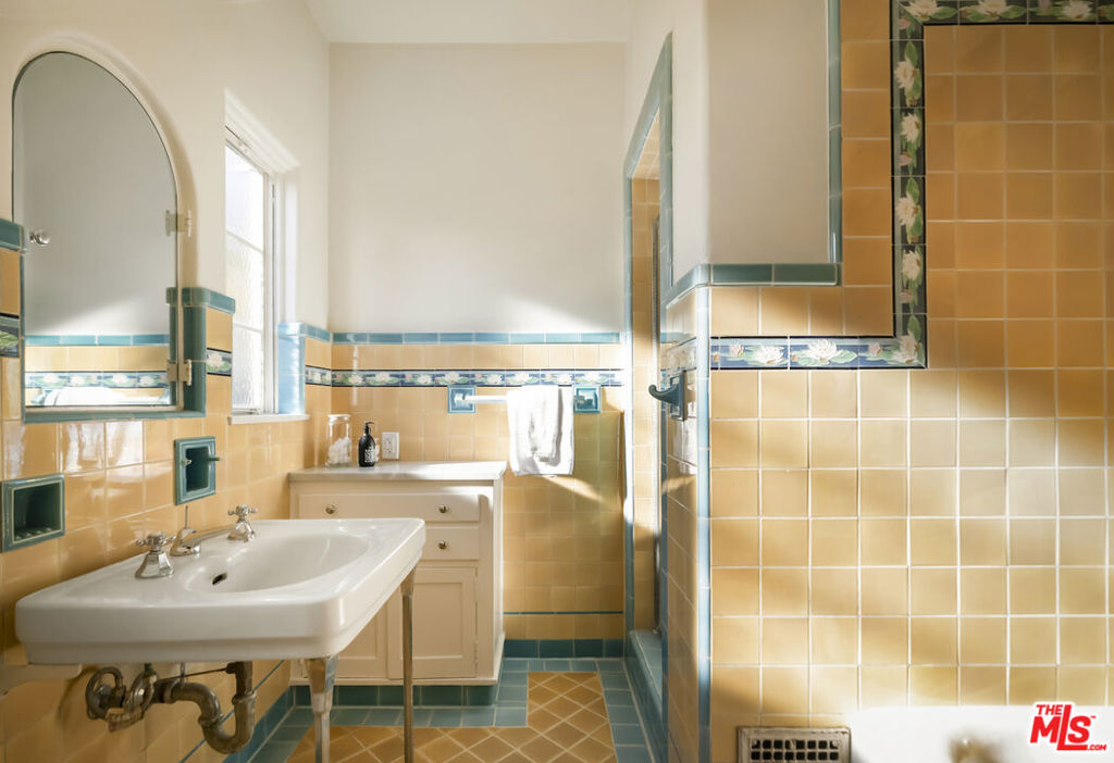MLS #25564997 image #40