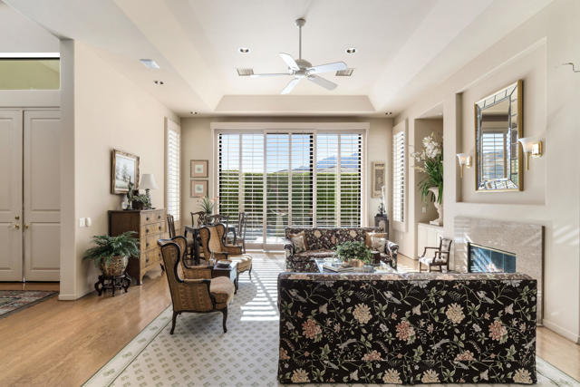 900 Dogwood Circle E, Palm Springs, CA 92264
