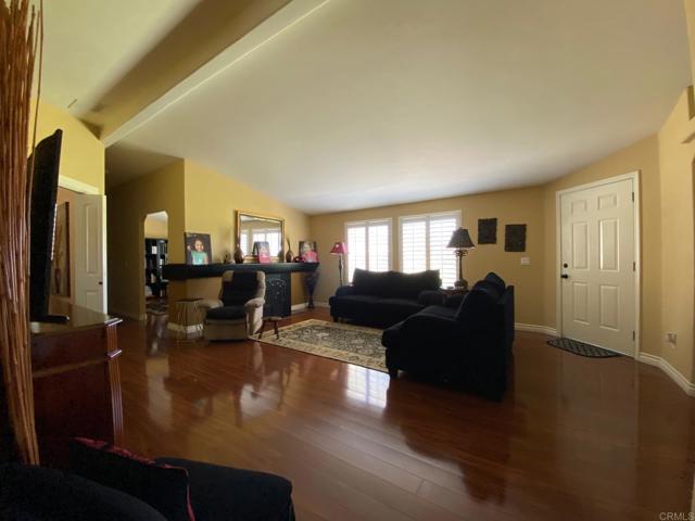 11851 Riverside Dr, Lakeside CA: https://media.crmls.org/mediaz/660bb7f2-fe64-4773-9a47-9e1182a3e3cd.jpg