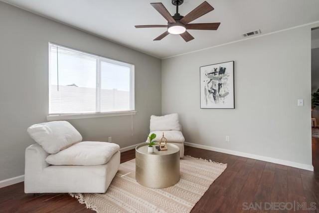 950 Funquest Dr, Fallbrook CA: https://media.crmls.org/mediaz/660be0e4-fdda-4203-a637-34247c26ac6d.jpg