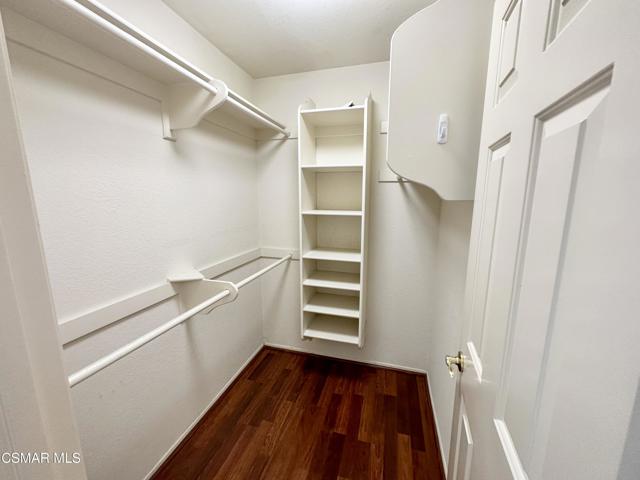 672 Indian Oak Lane, Oak Park CA: https://media.crmls.org/mediaz/660cd2b4-359b-46ca-b1e8-18e366543e6a.jpg