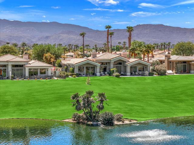502 Desert Holly Drive, Palm Desert CA: https://media.crmls.org/mediaz/660cf583-02e7-4af0-b9f7-86e1213aaaa7.jpg