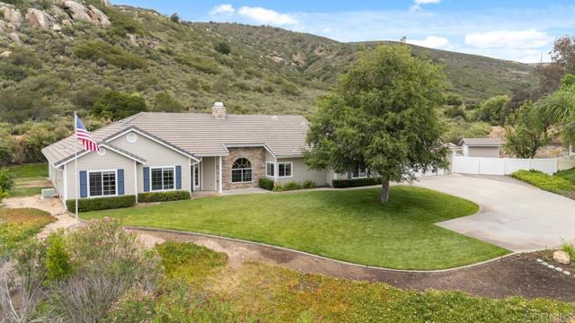 Detail Gallery Image 2 of 57 For 23406 Oakely Pl., Ramona,  CA 92065 - 7 Beds | 4 Baths