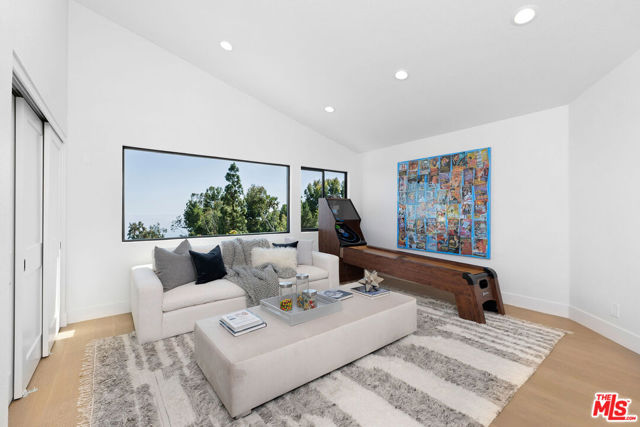 23458 W Moon Shadows Drive, Malibu CA: https://media.crmls.org/mediaz/660d35aa-9d02-49e3-bc8e-8a19ab6b19bb.jpg
