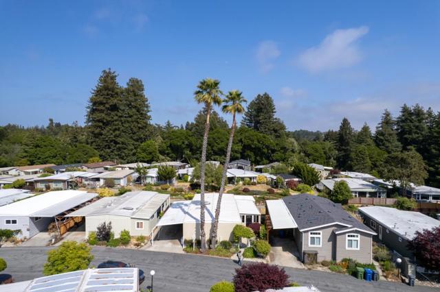 29 Knollwood, Aptos CA: https://media.crmls.org/mediaz/660d57d3-0d00-427d-aa8a-702cad511770.jpg