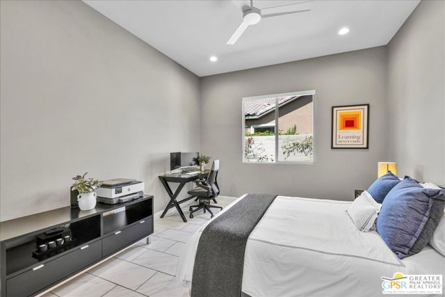 49 Bordeaux, Rancho Mirage CA: https://media.crmls.org/mediaz/660d8375-6b32-4fcf-accc-d30708cb9c76.jpg