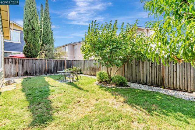 2 Corvina Ct, American Canyon CA: https://media.crmls.org/mediaz/660e7540-d6c4-4fbd-8c3c-8b4668b71a8a.jpg