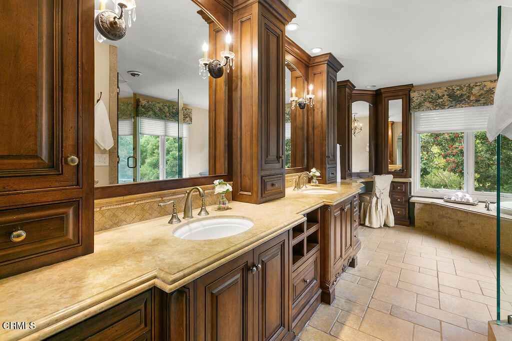 MLS #V1-33351 image #47