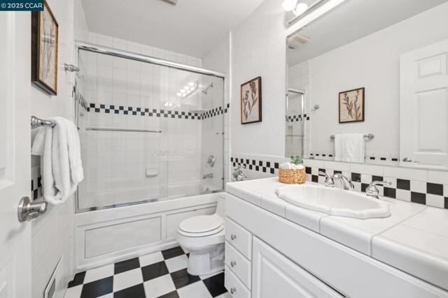 3245 Newport Court, Walnut Creek CA: https://media.crmls.org/mediaz/660f0197-a635-484d-a6c6-815445946132.jpg