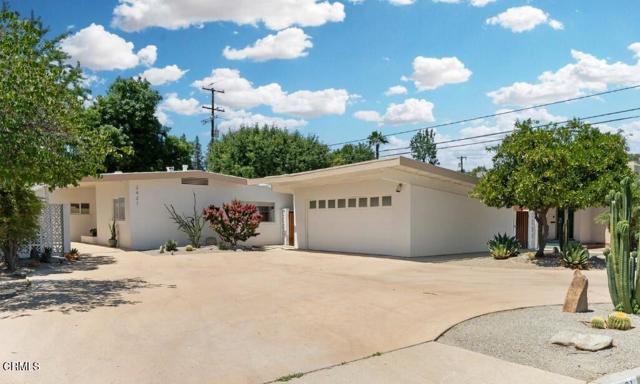 Detail Gallery Image 2 of 73 For 2421 C St, Bakersfield,  CA 93301 - 2 Beds | 2 Baths