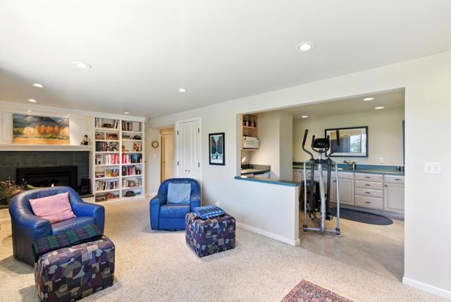 2935 Sherwood Drive, San Carlos CA: https://media.crmls.org/mediaz/660f103e-ee67-4965-9160-a797fb8bedf5.jpg