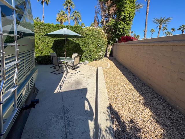 80394 Avenue 48, Indio CA: https://media.crmls.org/mediaz/660f4f34-ea4a-481e-9447-89d9121842c4.jpg