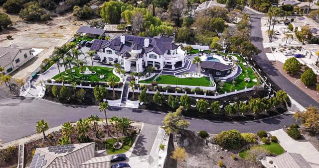 733 CLAYBURN CT, Alpine CA: https://media.crmls.org/mediaz/660fb084-7103-4cee-9eb9-0e6a60b39f10.jpg