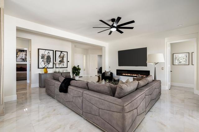 81207 Santa Rosa Court, La Quinta CA: https://media.crmls.org/mediaz/66105306-7d85-47ff-be44-2607842a5de6.jpg