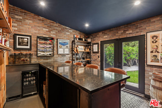 5831 Elba Place, Woodland Hills CA: https://media.crmls.org/mediaz/661069f5-417e-40a4-a959-9e01174125e0.jpg