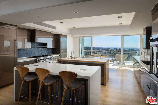 15210 Antelo Place, Los Angeles CA: https://media.crmls.org/mediaz/6610753c-9fa4-4fa2-a0d4-28d76dc647de.jpg