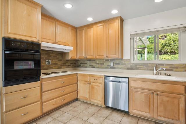 MLS #250041928SD image #22