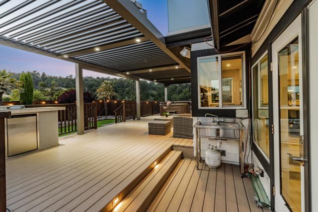 11550 Skyline Boulevard, Oakland CA: https://media.crmls.org/mediaz/66116cf1-f4a0-41ff-9e2f-5da4b13d70b3.jpg