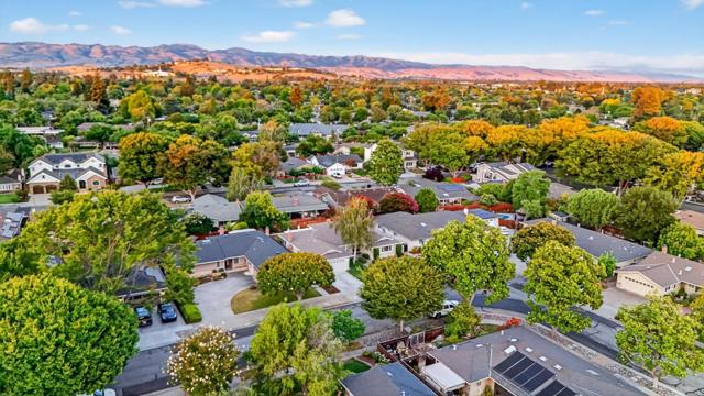 2522 Lambert Lane, San Jose CA: https://media.crmls.org/mediaz/6611c50f-835f-4b86-aa4e-6f13b99dd468.jpg