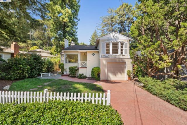 1658 Gouldin Rd, Oakland CA: https://media.crmls.org/mediaz/6611c5dd-fdf9-455a-8d94-60ef8f123f11.jpg