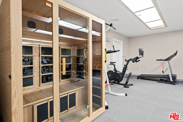 15042 Valleyheart Drive, Sherman Oaks CA: https://media.crmls.org/mediaz/6612cdf6-abbd-42f7-8240-abe51af196f3.jpg