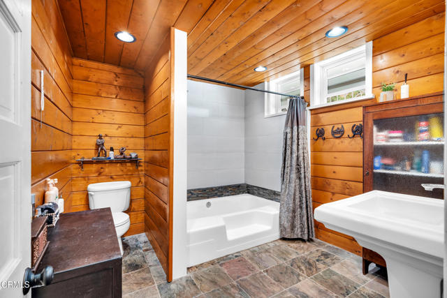 600 Woodland Drive, Sierra Madre CA: https://media.crmls.org/mediaz/66134f92-3a64-42cd-b154-c1fb1a4ab9c9.jpg