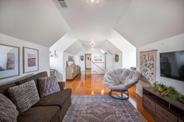 2760 Leavesley Road, Gilroy CA: https://media.crmls.org/mediaz/66138cfb-38bd-4119-b809-ef04ed3e9996.jpg