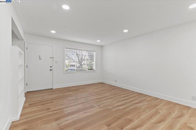 462 Craven Court, Hayward CA: https://media.crmls.org/mediaz/6613a2a3-4620-4083-9045-8d01fb88ff81.jpg