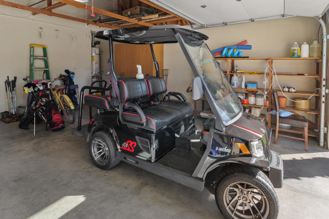 240 Santa Barbara Circle, Palm Desert CA: https://media.crmls.org/mediaz/6613b41e-2147-485c-b943-23bfcede9191.jpg