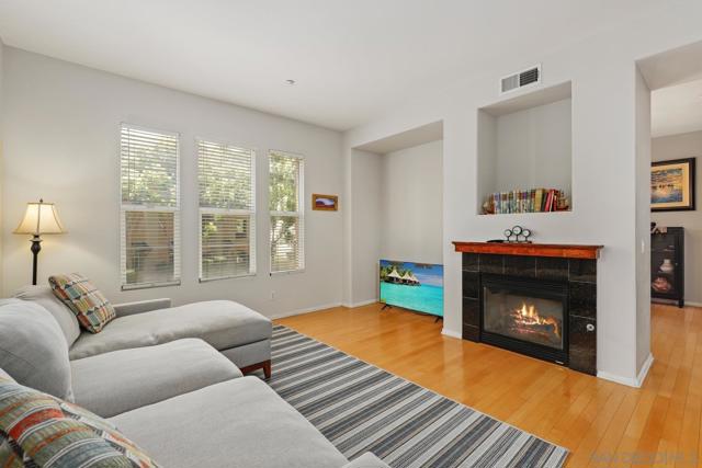 2801 Escala Cir, San Diego CA: https://media.crmls.org/mediaz/6613bc5a-8219-407e-b4fc-e4ea90ef7933.jpg