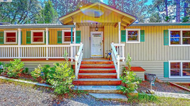 23357 Middle Camp Rd, Twain Harte CA: https://media.crmls.org/mediaz/661421ee-4ba2-4425-a156-3ab188881b87.jpg