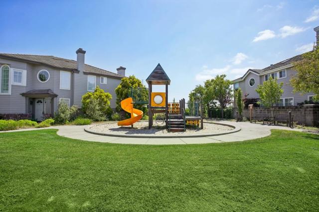 Image 28 of 33 For 998 Governors Bay Drive