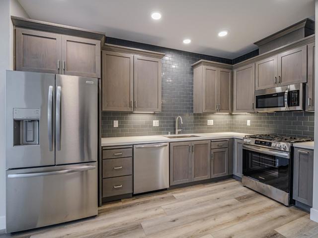 136 Aptos Village Way, Aptos CA: https://media.crmls.org/mediaz/6614dbdc-1927-4fcc-a37c-105801b01e35.jpg