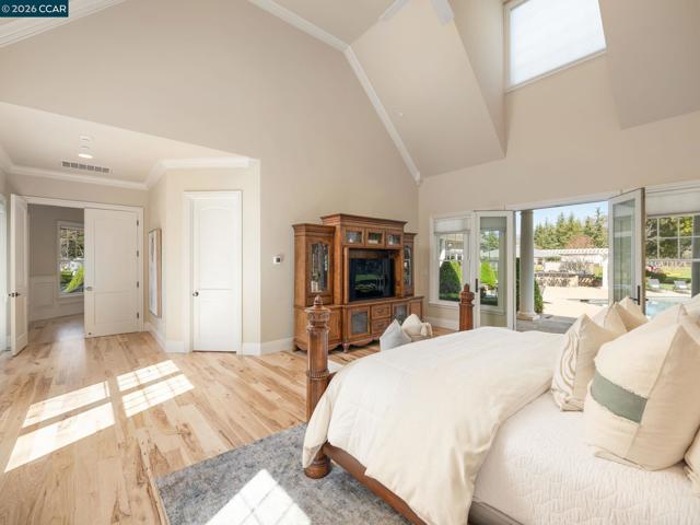 Image 28 of 60 For 5401 Penny Ln